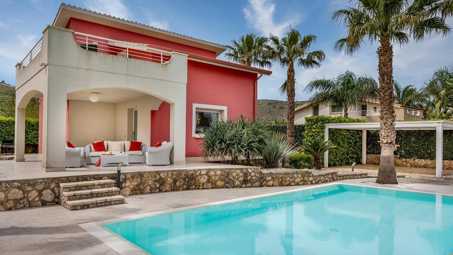 Villa Jacqueline Con Piscina Privata 8 Posti Letto contacts